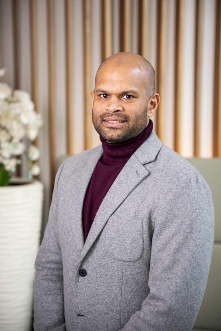 Nilesh Patel Principle Dentist