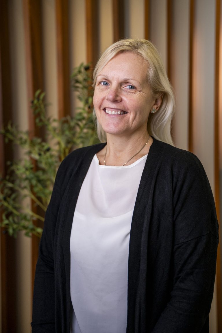 Lynda Jellis-Herbin – Front of house Receptionst