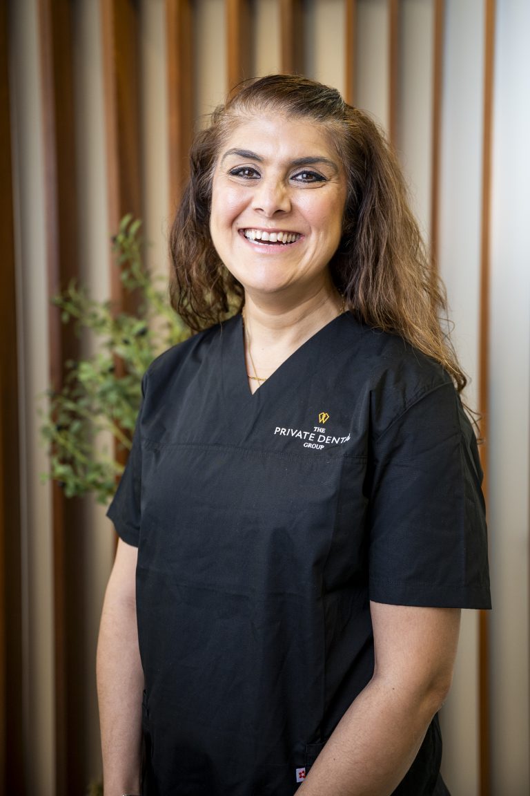 Nisha Sisodia| Associate Dentist/ Implantologist